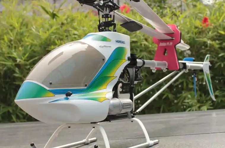 p>燃油遥控飞机是按照发动机的类别来划分的,别名也叫燃油直升机,而