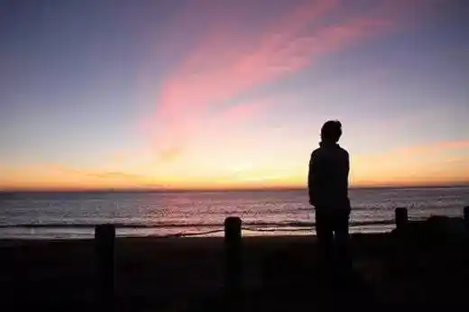 每一个精彩的励志故事背后都有一个孤独的背影