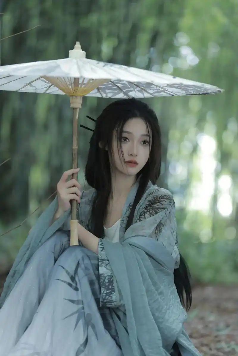 古风 #关晓彤撑伞 #汉服 #清冷感 #摄影 9797上新 - 抖音