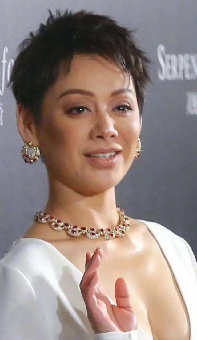 原创因皮肤黝黑遭讽刺像猴著名女星宁静发火怒骂网友对祖宗不敬