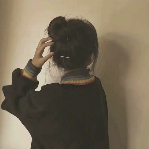 森系养眼女生头像