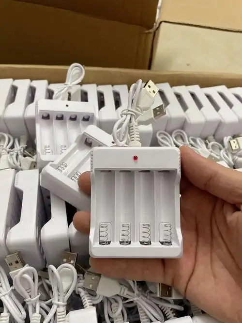 五号电池充电器四槽充电器灭灯usb充电器5号电池充电器aa