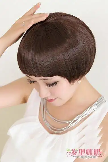 蘑菇头怎么弄好看 蘑菇头怎么蓬松起来(3)_发型师姐