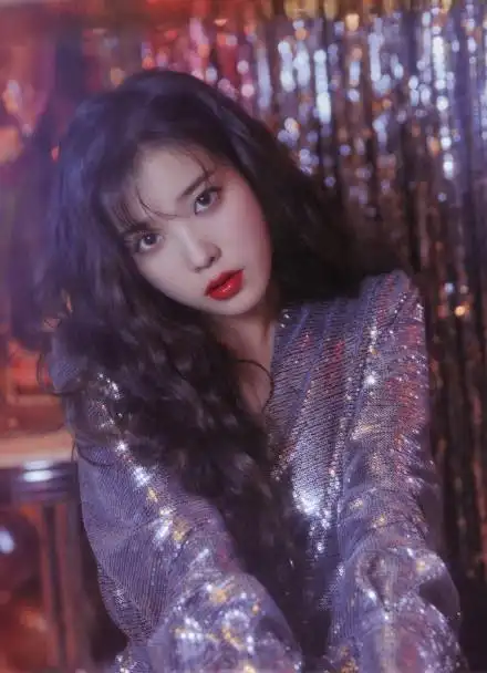 年末准备换发型的小仙女看过来 这3款复古港风发型让你美出新高度_99