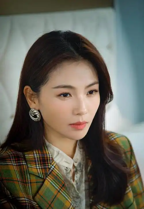 演员刘涛4年帮丈夫还清4亿婆婆是她后盾