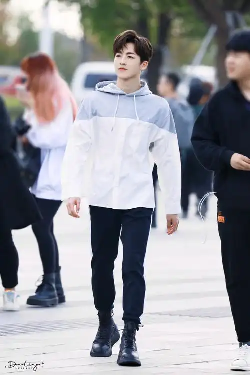 何洛洛完美的他