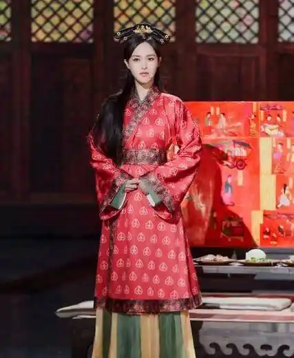 被传怀孕后,唐嫣微博晒长腿美照,身材纤细的她毫无孕相_罗晋_恋情_的