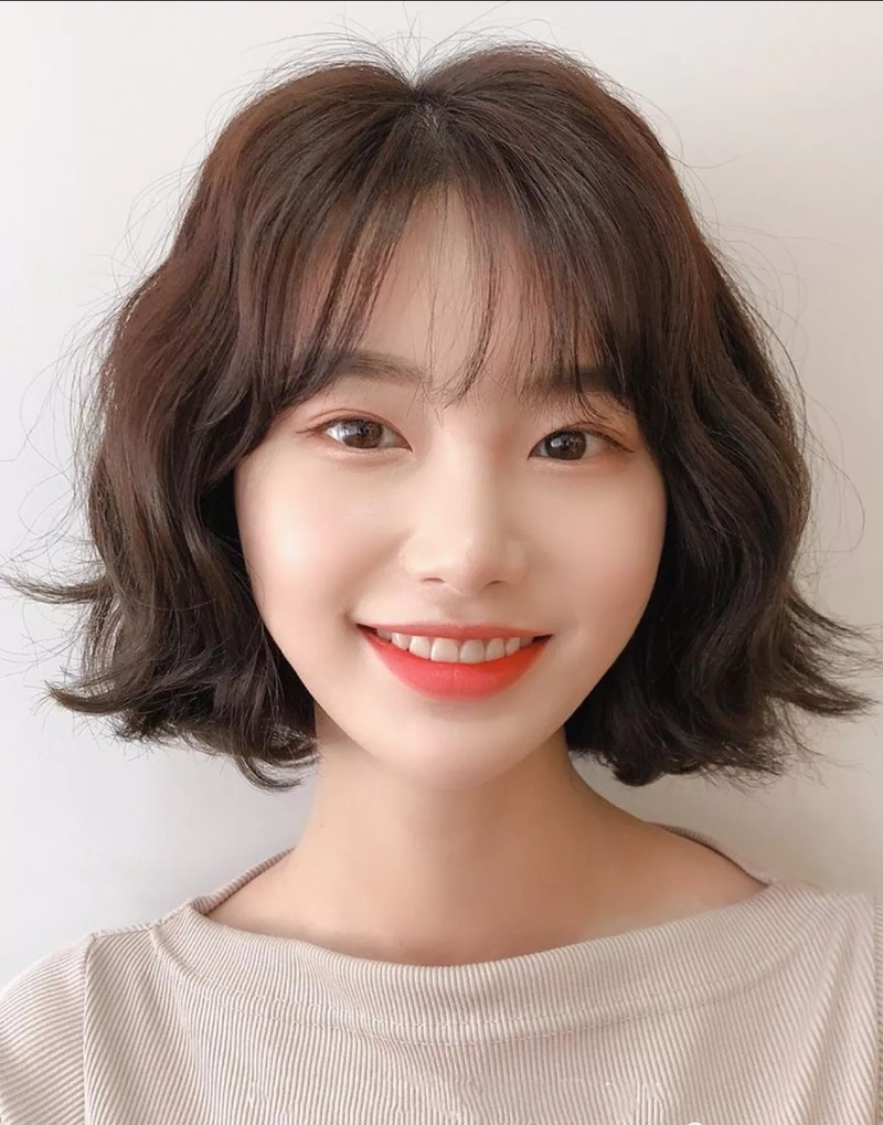 2021发型别乱剪,烫发就选卷卷烫,效果洋气又时尚