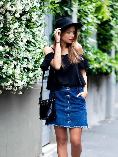 今夏牛仔裙依旧是少女最爱!挑对款式怎么搭配都好看,时髦又减龄