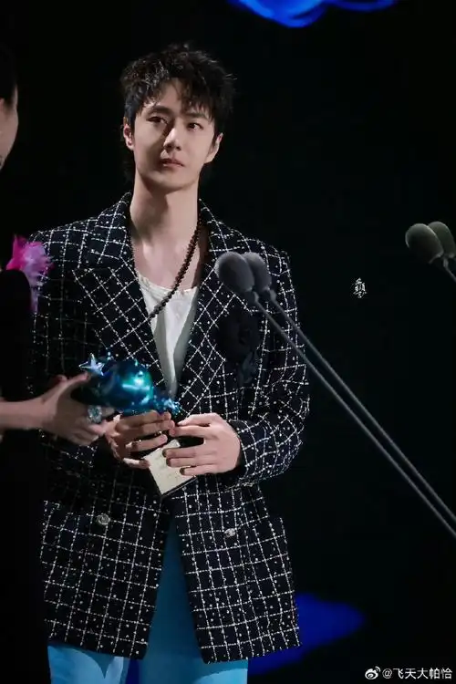 #王一博星光大赏##王一博gq盛典##王一博c咖品牌代言人#