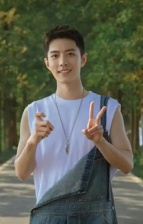 哪个男明星的寸头造型更惊艳?任嘉伦阳光,朱一龙太野了吧