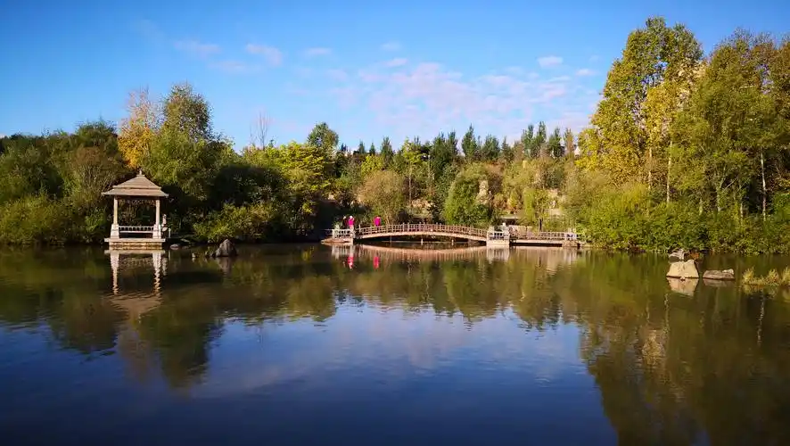 长白山之行—清晨的二道白河的公园!