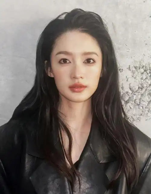 天呐,果然美女还是得看生图.李沁也太美了吧!