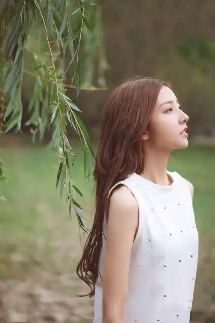 四川校花李惠玥清纯妩媚性感写真图片