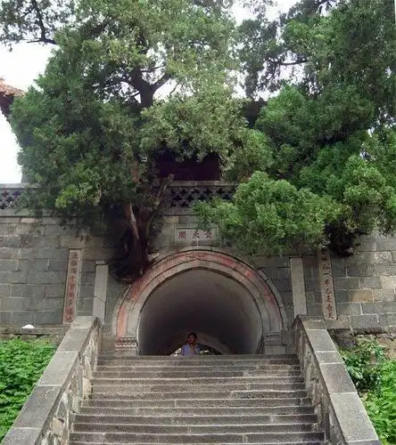 诗词联咏泰山——壶天阁