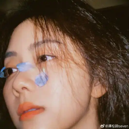 谭松韵第一次发十二宫格#谭松韵分享12张鲜花头像照,第一次发十豆宫