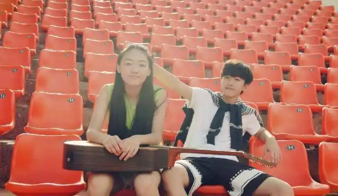 蔡徐坤的初恋是杨可伊年龄相近并不是恋人关系