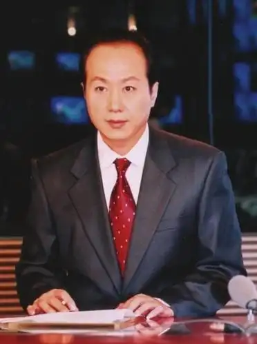 关于新闻联播主持人罗京的图片及评论