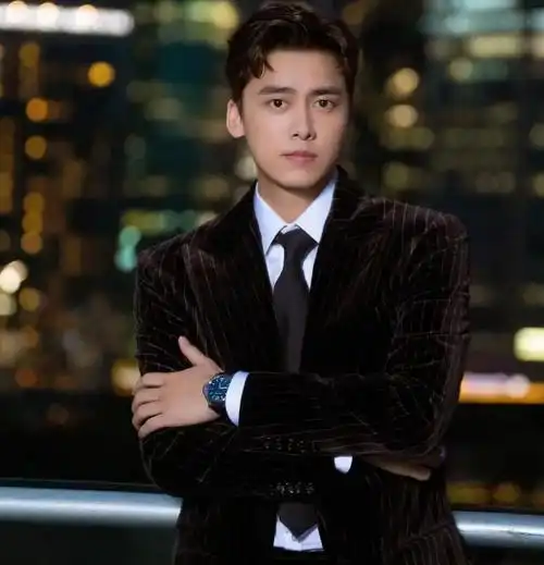 酷图片大全霸气男人(穿西装好看的男星只服这16位) - 赤虎壹号