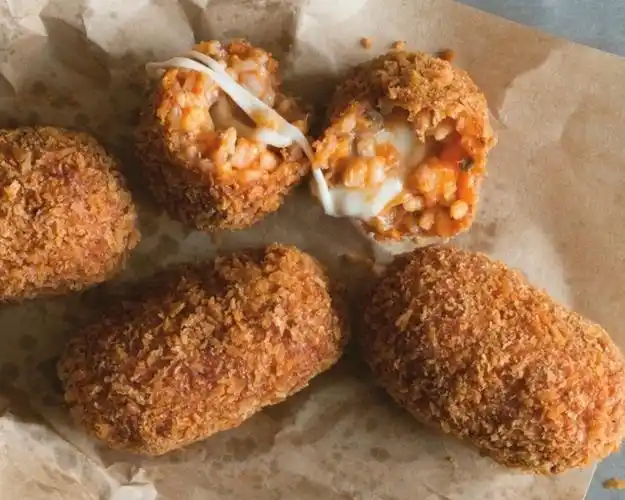 罗马小吃炸饭团