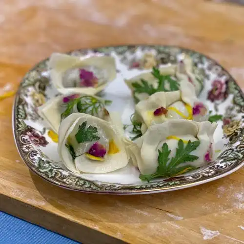 花瓣饺子和旗袍饺子