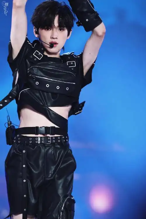 宋亚轩好性感##宋亚轩演唱会露腹肌