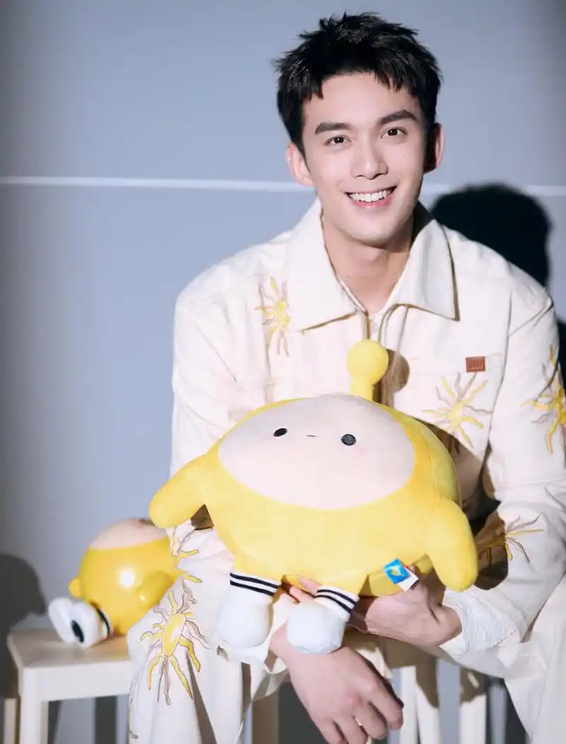 吴磊超话 您的04搭子吴磊leo  超神水平,傲人舞技(aka闵行区舞王 已