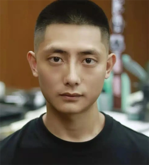 夏季最新男生短发 清爽寸头碎盖头