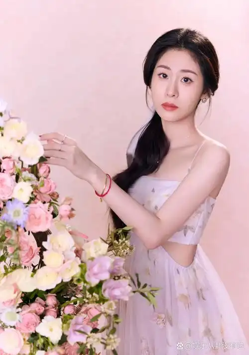 张碧晨: 身高168,体重46kg.