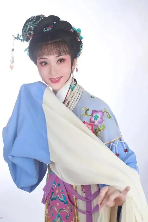 陈慧迪老师喊你来上课哟~_越剧