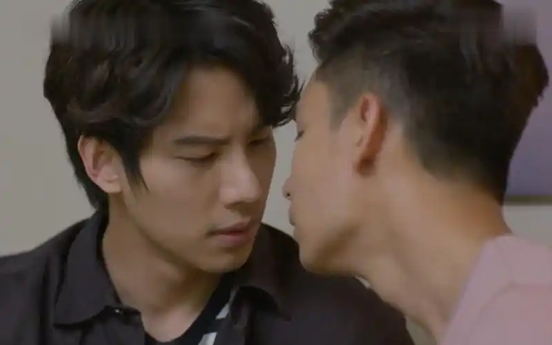 下属攻不从上司受不停诱惑泰国醉后爱上你2