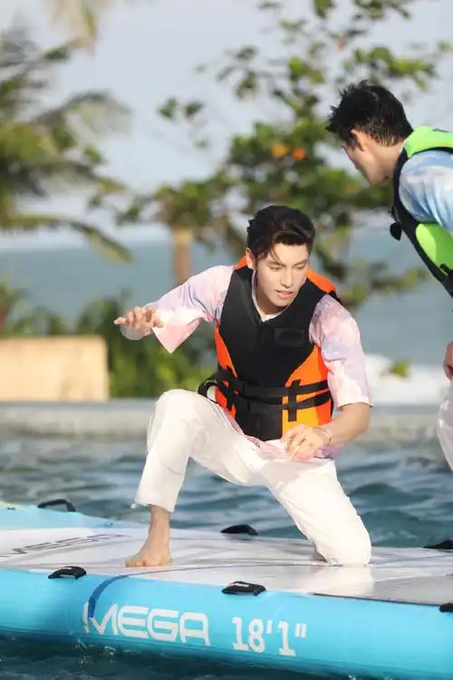 王子异[超话]##哎呀好身材