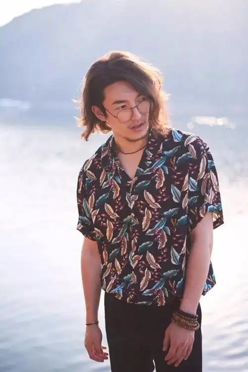 专访| 亚森:爱唱流行歌曲的哈萨克小哥"二"到成为"渣男"