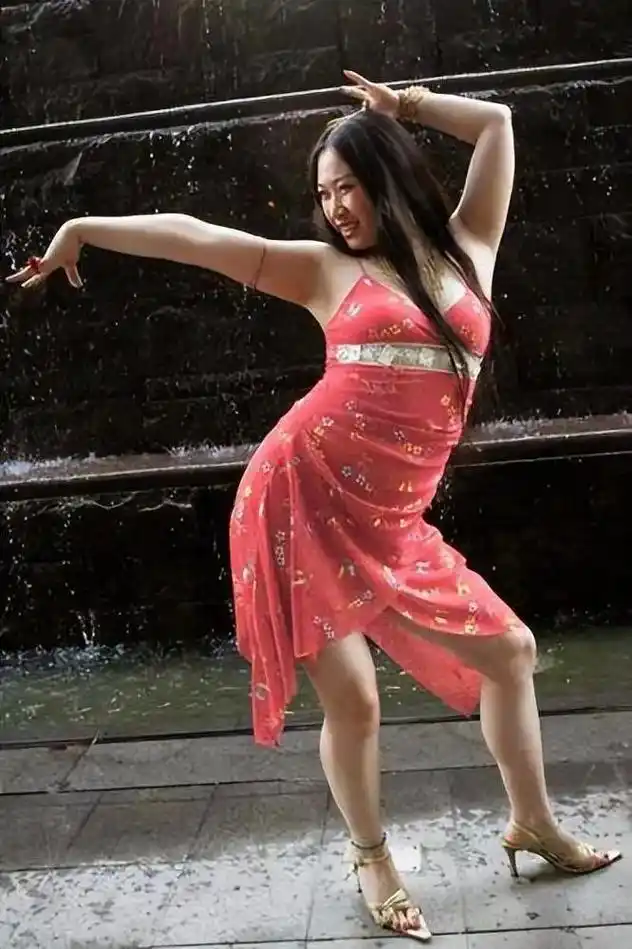 初代网红芙蓉姐姐现状曝光从万人嘲笑到身家过亿她才是最清醒的那一个