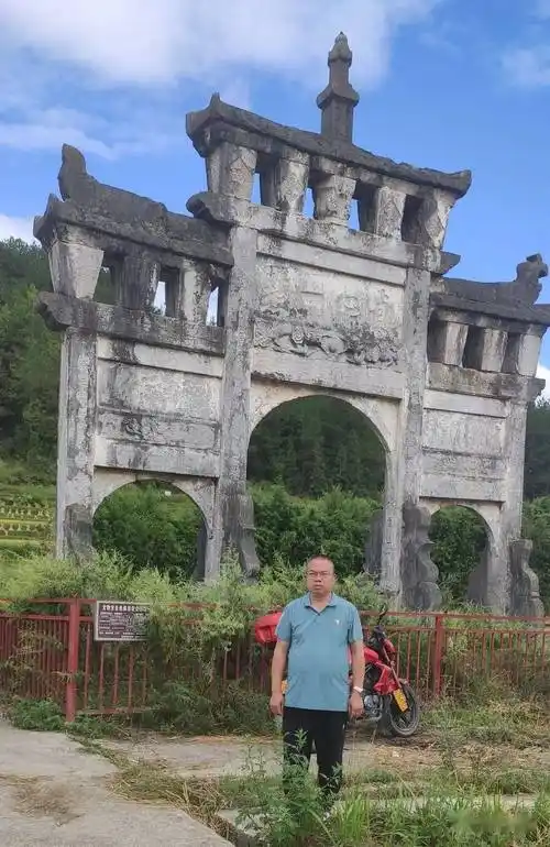 作者简介:李永平,贵定县昌明镇都六村乡村振兴驻村工作队第一书记.