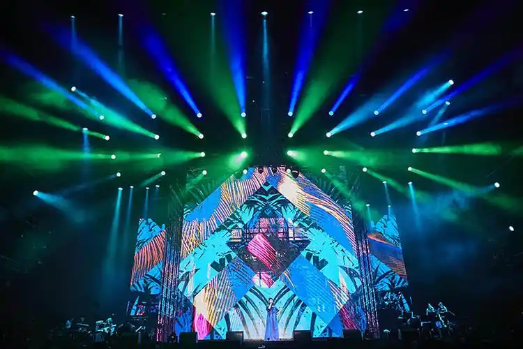 周笔畅演唱会九宫格led透明屏vclear78