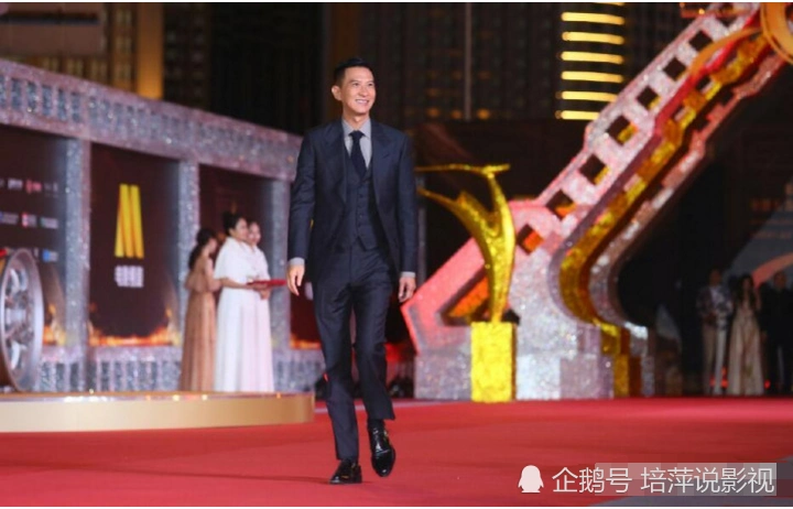 玩了"五年传奇"的张家辉加入斗鱼,不当主播当超管,大佬还是流量高啊