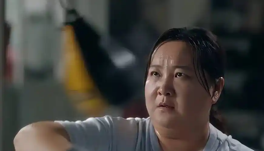 贾玲又开始玩抄袭,几年前春晚小品曾引发争议,现人设将"崩塌"_电影