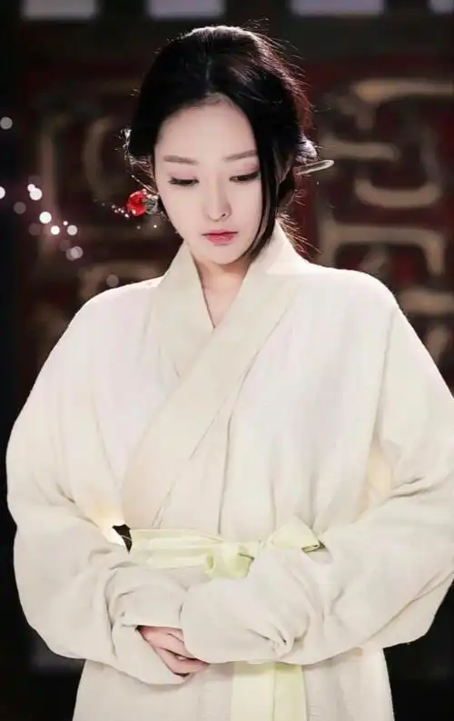 若是懂得无言相对也是一种清欢.若是真爱是你与我的久别重逢.