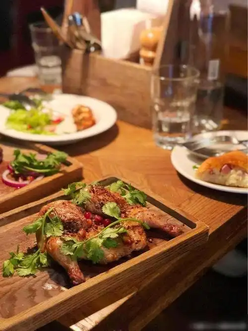 中国游客在格鲁吉亚一家餐厅吃饭结账时被吓到是太贵吗