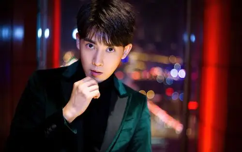 张睿帅气有型高清图片桌面壁纸