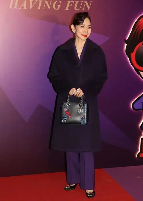 如今在珠宝圈混得风生水起的富婆邝美云,也是吕良伟前妻,关于她的