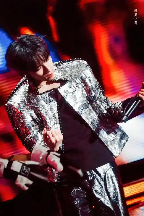 刘耀文叁重楼暨出道四周年演唱会##刘耀文舞蹈solo