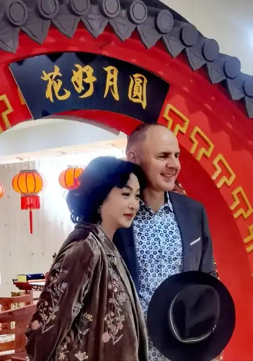 金星发文宣布和丈夫汉斯重新登记结婚众网友诧异金姐居然离过婚