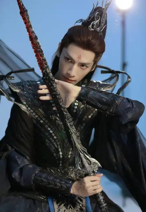 演员现状,有人飞升一线,有人成到拍网剧_杨紫_罗云熙_邓伦