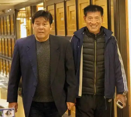 迟尚斌妻子张晶为丈夫足球梦想弃美国绿卡对他的支持无怨无悔