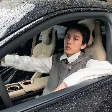 成熟男生头像稳重帅气帅气个性男生图片