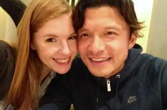 谢晖被美女主播调侃 洋妞女友吃醋晒甜蜜照(图)