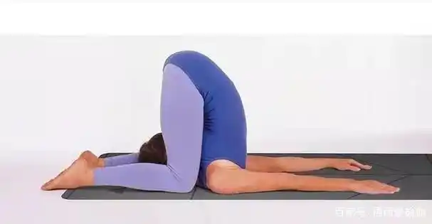瑜伽尴尬动作高清图片令人尴尬的瑜伽姿势国外瑜伽最尴尬的动作