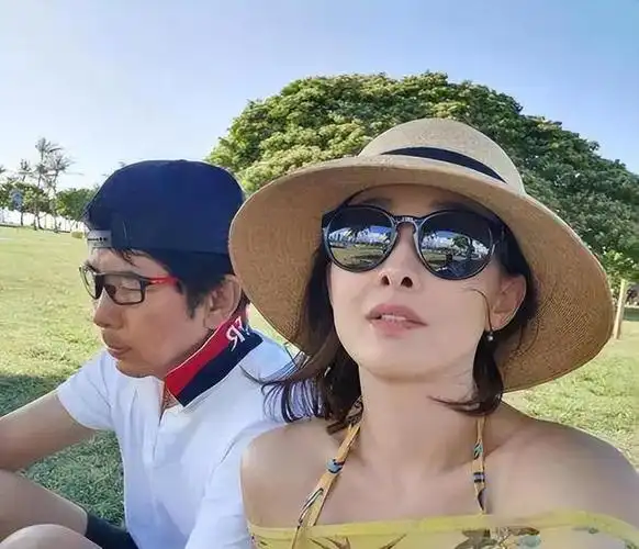 牛莉最美好的年纪嫁给普通男人刘亚东婚后生三孩幸福美满